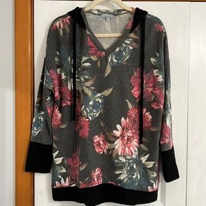 NWOT Pretty and soft  White Birch Hoodie top sz M